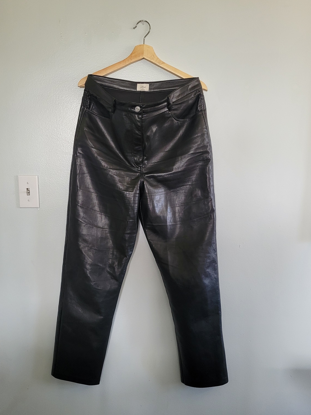 🎈Sale🎈WILFRED Aritzia Black Straight-Leg Faux-Leather Pants SZ 12 - Picture 2 of 12